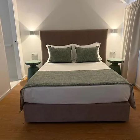 Riverside 4*