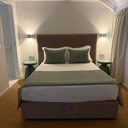 Riverside 4*